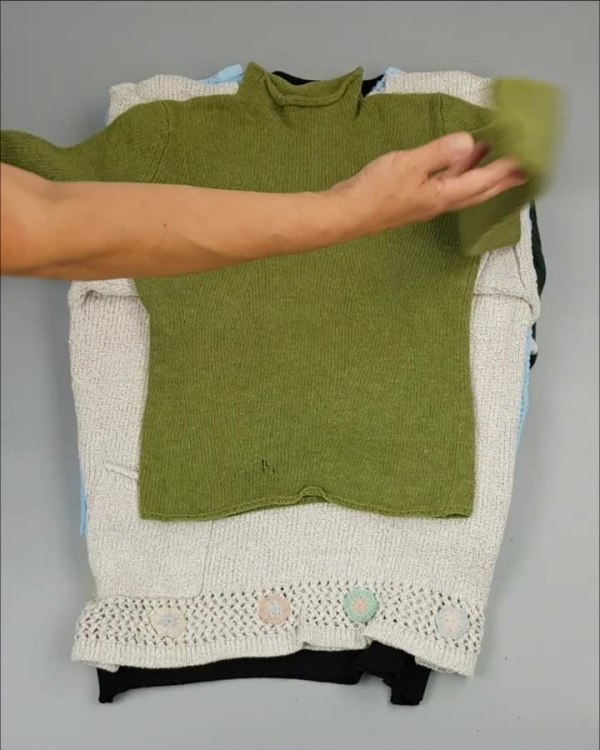 Фотография  120 - Джемпер муж+жен экстра#15 кг , Лот№2612 оптом в Анадыри и Чукотском АО