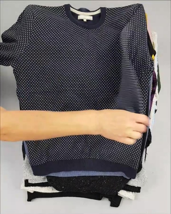 Фотография  604 - Джемпер муж+жен экстра#15 кг , Лот№2612 оптом в Анадыри и Чукотском АО