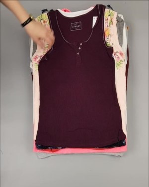 Фотография  548 - Женский летний микс LPP, 8,8 кг, ЛОТ №3776 оптом в Анадыри и Чукотском АО