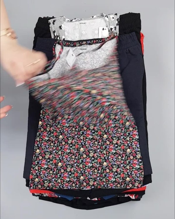 Фотография  650 - Летний микс CALZEDONIA, 50 шт, ЛОТ №4073 оптом в Анадыри и Чукотском АО