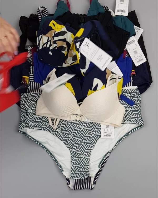 Фотография  408 - Купальники Chantelle#23 шт, ЛОТ №4412 оптом в Анадыри и Чукотском АО