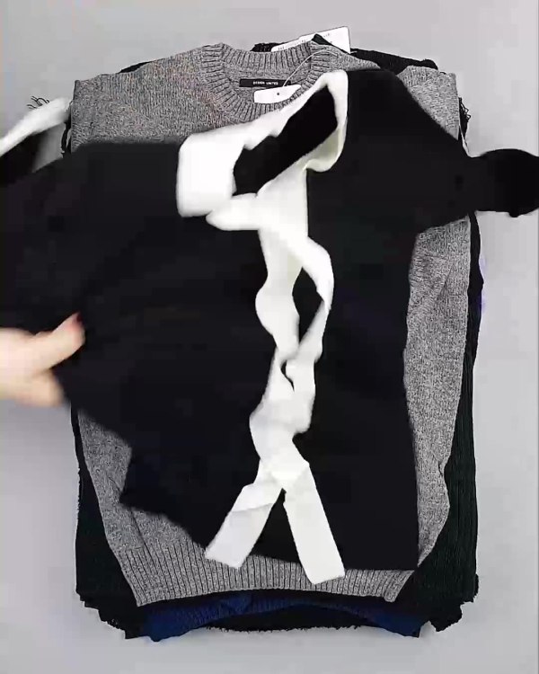 Фотография  363 - Джемпера Корея#20 шт, ЛОТ №5055 оптом в Анадыри и Чукотском АО