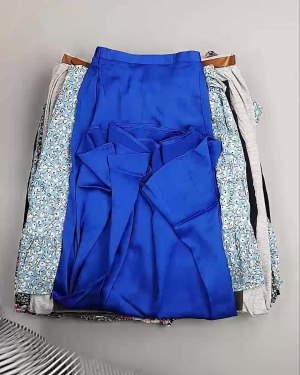 Фотография  144 - Юбки Bestseller 44#5 кг, ЛОТ №6121 оптом в Анадыри и Чукотском АО