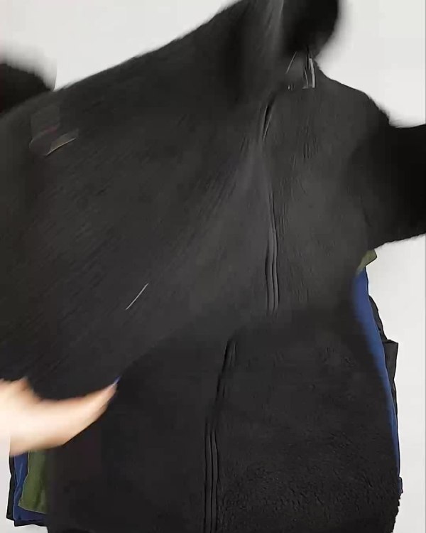 Фотография  529 - Верхняя одежда Дания#10,1 кг ЛОТ №6909 оптом в Анадыри и Чукотском АО