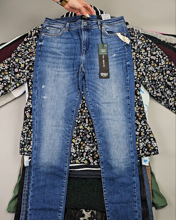 Фотография  596 - ДАНИЯ Winter mix 24#15 кг, ЛОТ СТ-10085 оптом в Анадыри и Чукотском АО