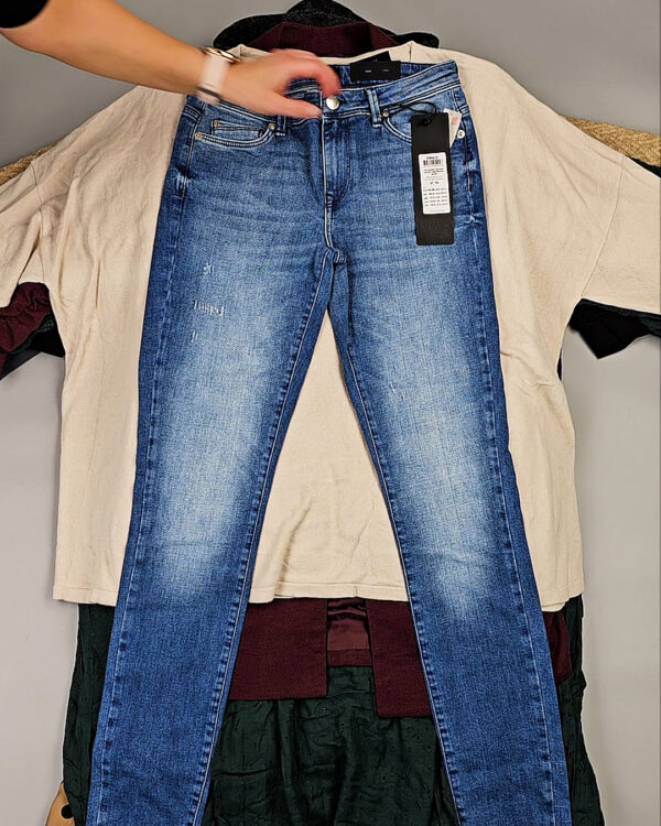 Фотография  905 - ONLY+Vero Moda Winter Mix 064#15 кг, ЛОТ СТ-10102 оптом в Анадыри и Чукотском АО