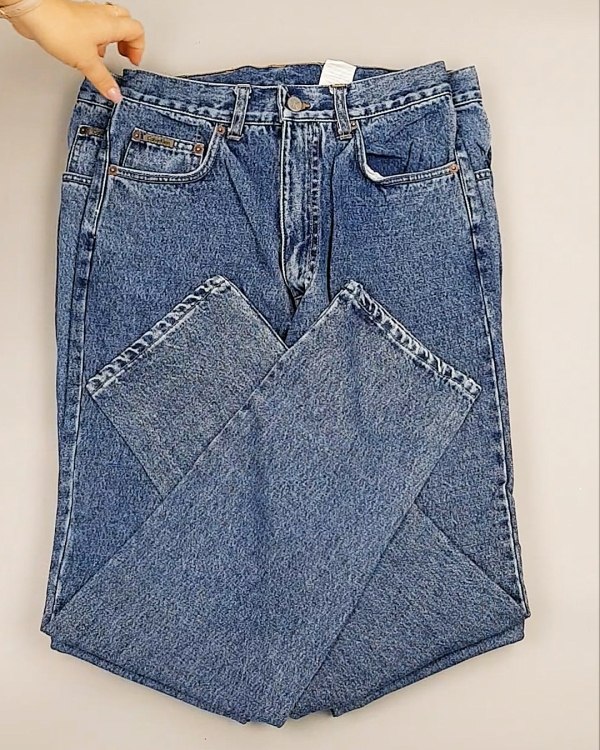 Фотография  392 - Джинсы CALVIN KLEIN муж #7,6 кг, ЛОТ №7020 оптом в Анадыри и Чукотском АО