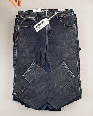 Фотография  658 - Джинсы WRANGLER м/ж#8,1 кг, ЛОТ №7011 оптом в Анадыри и Чукотском АО
