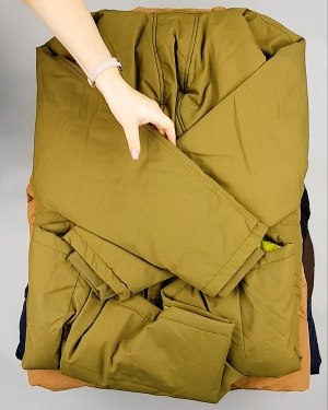 Фотография  326 - Верхняя одежда Дания#9,9 кг, ЛОТ №7057 оптом в Анадыри и Чукотском АО