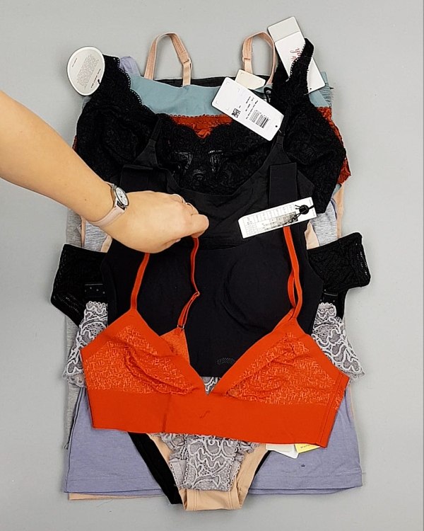 Фотография  371 - Нижнее белье TRIUMPH 104#33 шт, ЛОТ №7134 оптом в Анадыри и Чукотском АО