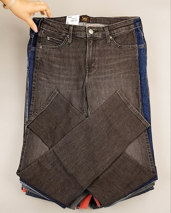 Фотография  993 - Джинсы LEE м/ж#7,9 кг, ЛОТ №7032 оптом в Анадыри и Чукотском АО