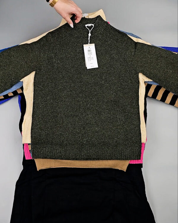 Фотография  270 - Джемпера Bestseller 104#7 кг, ЛОТ СТ-10040 оптом в Анадыри и Чукотском АО