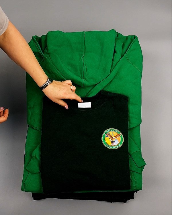 Фотография  635 - Толстовки м/ж (Sweat Tops)#20 кг, ЛОТ №7431 оптом в Анадыри и Чукотском АО