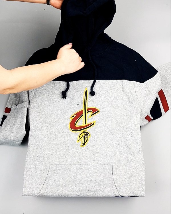 Фотография  710 - HOODIE CAN 084#10 кг, ЛОТ №7426 оптом в Анадыри и Чукотском АО