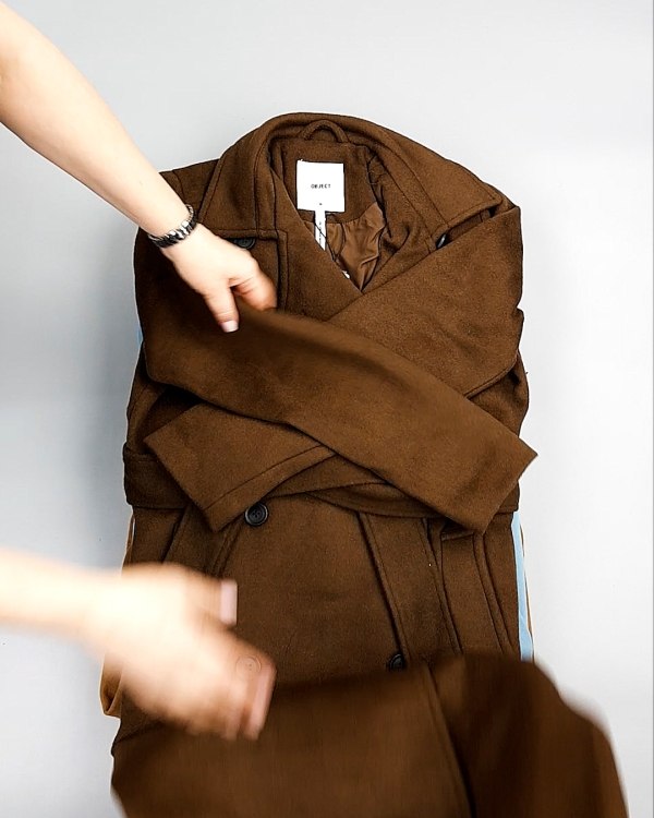 Фотография  532 - Пальто Bestseller 104#10,5 кг, ЛОТ №7559 оптом в Анадыри и Чукотском АО