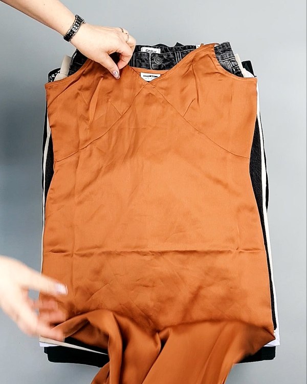 Фотография  553 - Bestseller Summer mix 104#15 кг, ЛОТ №7493 оптом в Анадыри и Чукотском АО