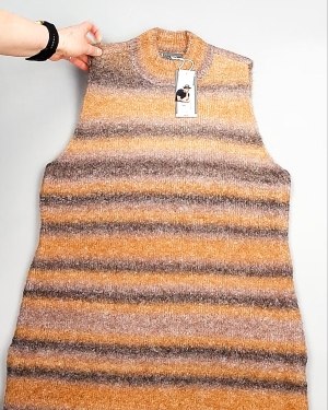 Фотография  354 - Платья СТОК CAN зима 084#7 кг оптом в Анадыри и Чукотском АО