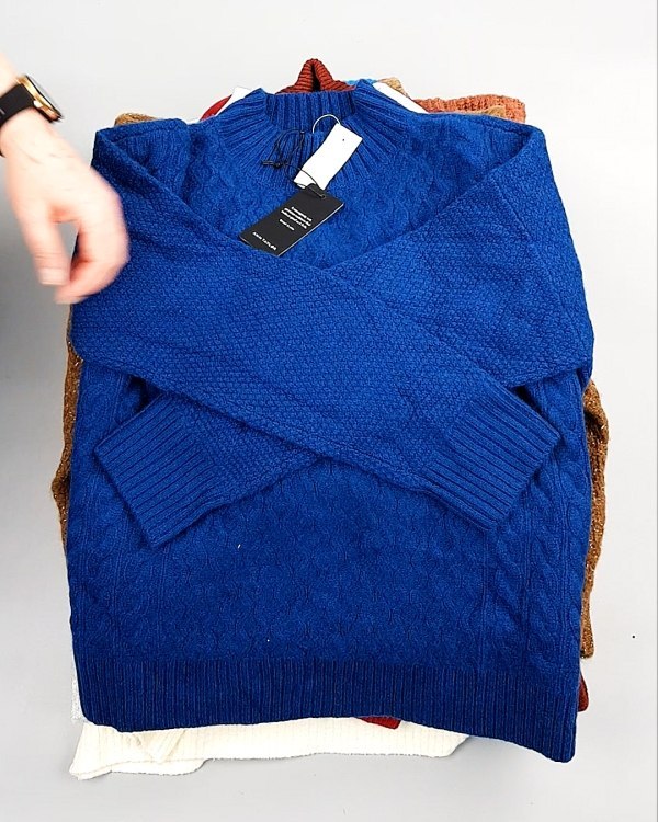 Фотография  163 - Джемпера СТОК CAN 084#7 кг, ЛОТ №7651 оптом в Анадыри и Чукотском АО