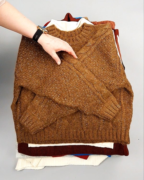 Фотография  262 - Джемпера СТОК CAN 084#7 кг, ЛОТ №7651 оптом в Анадыри и Чукотском АО