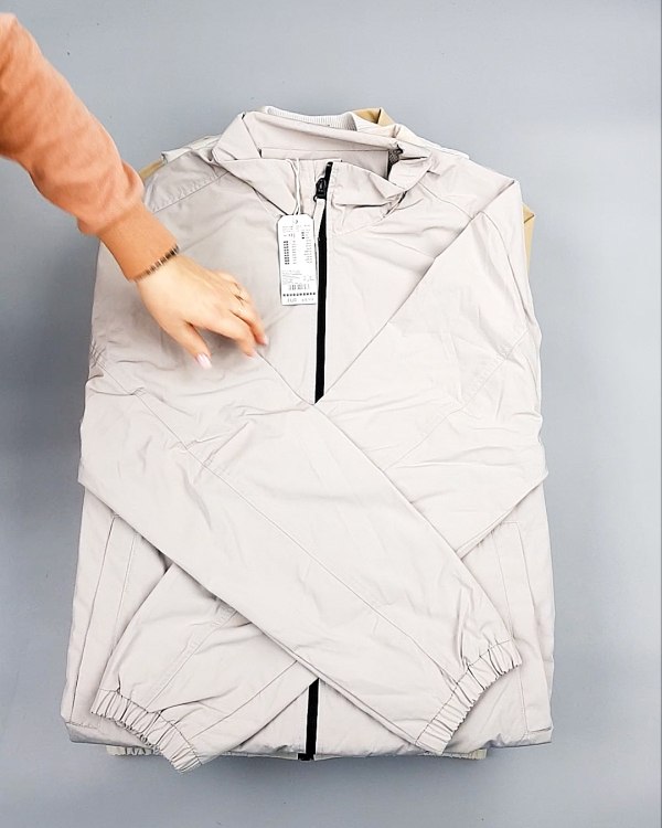 Фотография  432 - Верхняя одежда весна TOM TAILOR 124#7,1 кг, ЛОТ №7580 оптом в Анадыри и Чукотском АО