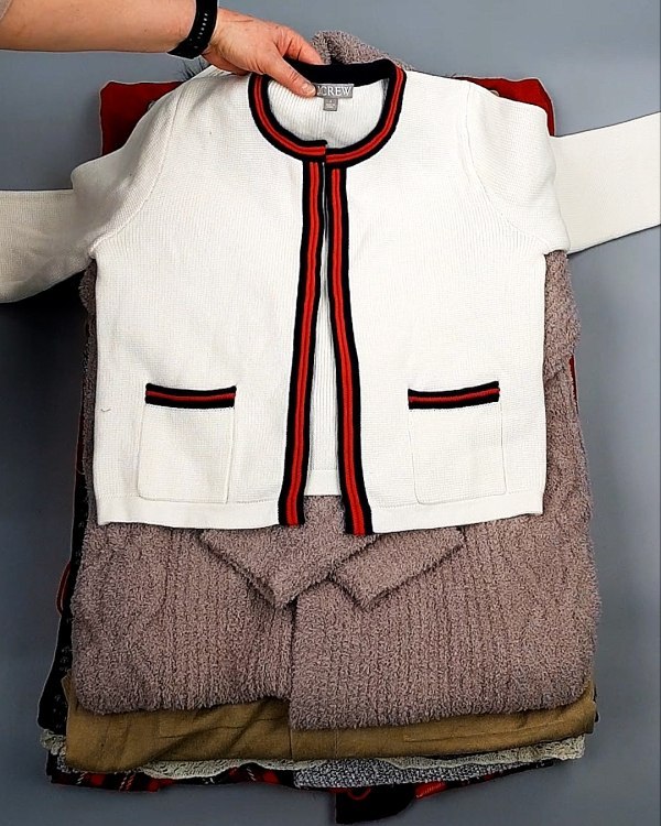 Фотография  863 - Кардиганы СТОК CAN 084#7 кг, ЛОТ №7672 оптом в Анадыри и Чукотском АО