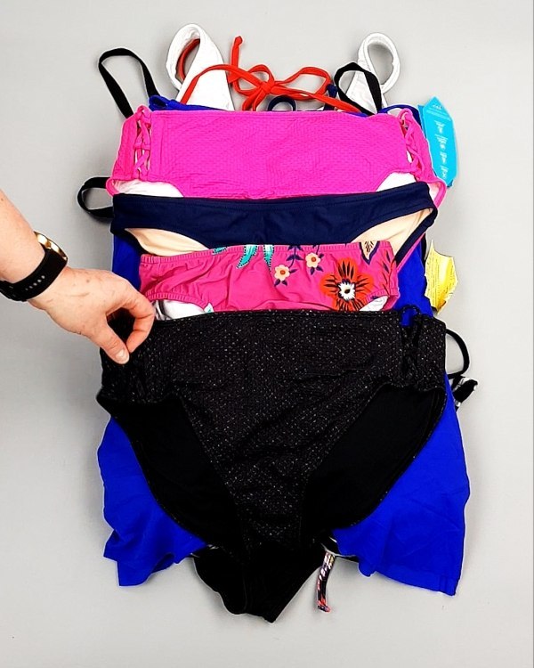 Фотография  915 - Купальники СТОК CAN 124#5 кг, ЛОТ №7690 оптом в Анадыри и Чукотском АО