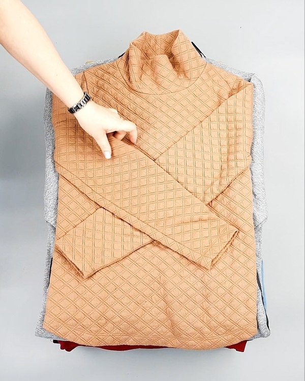 Фотография  306 - SWEATSHIRT CAN 084#10 кг, ЛОТ №7619 оптом в Анадыри и Чукотском АО