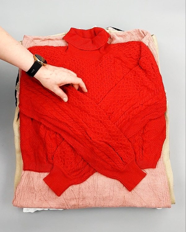 Фотография  382 - Джемпера СТОК CAN 084#7 кг, ЛОТ №7649 оптом в Анадыри и Чукотском АО