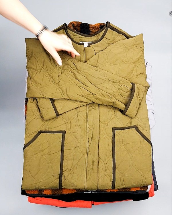 Фотография  864 - Верхняя одежда AMAZON жен 015#10 кг, ЛОТ №7712 оптом в Анадыри и Чукотском АО