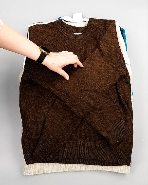 Фотография  838 - Джемпера СТОК CAN 084#7 кг, ЛОТ №7647 оптом в Анадыри и Чукотском АО