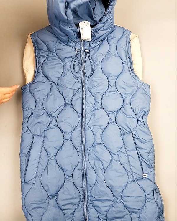 Фотография  209 - Верхняя одежда весна TOM TAILOR 124#7,8 кг, ЛОТ №7581 оптом в Анадыри и Чукотском АО