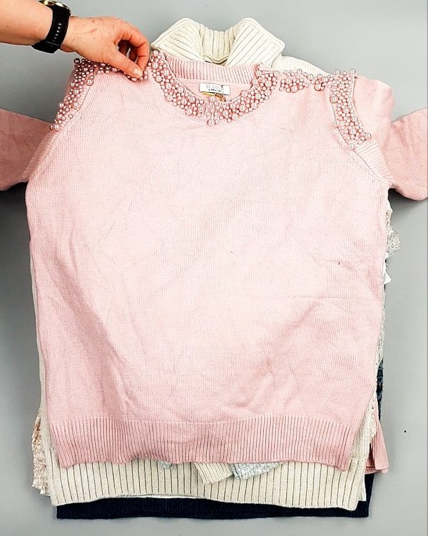 Фотография  211 - Джемпера СТОК CAN 084#7 кг, ЛОТ №7650 оптом в Анадыри и Чукотском АО