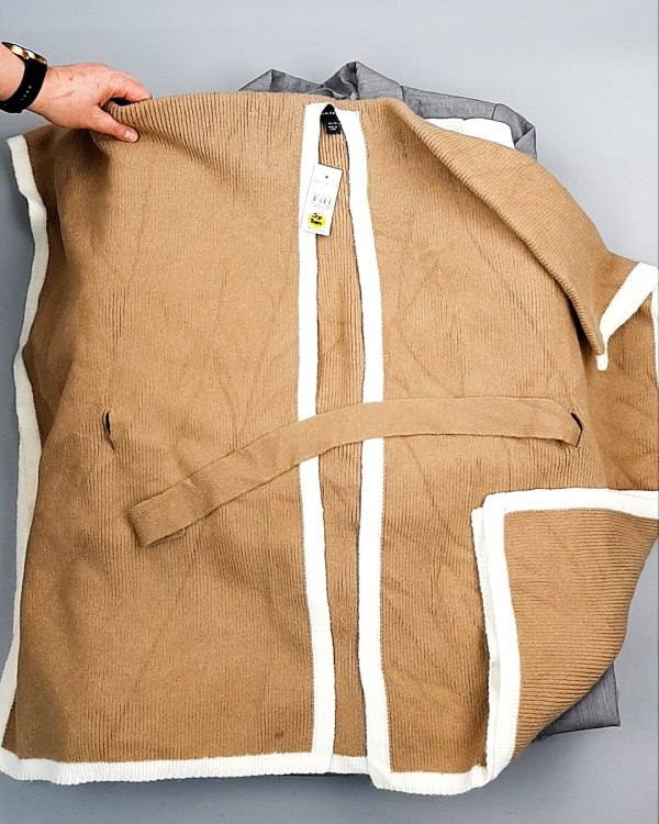 Фотография  295 - Кардиганы СТОК CAN 084#7 кг, ЛОТ №7673 оптом в Анадыри и Чукотском АО