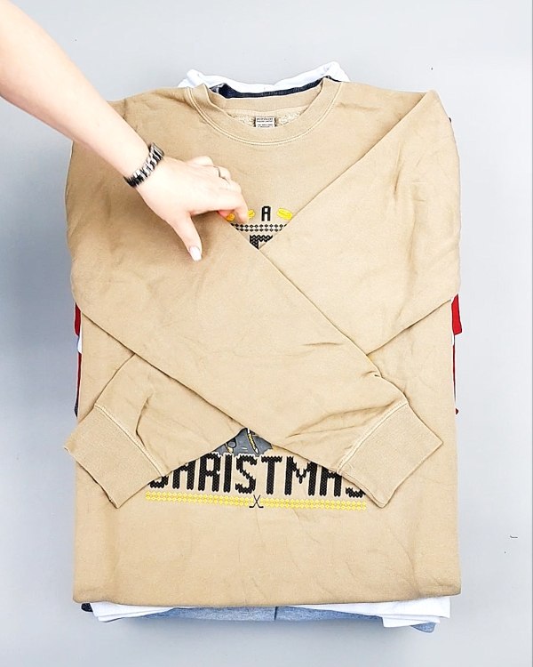 Фотография  921 - SWEATSHIRT CAN 084#10 кг, ЛОТ №7618 оптом в Анадыри и Чукотском АО