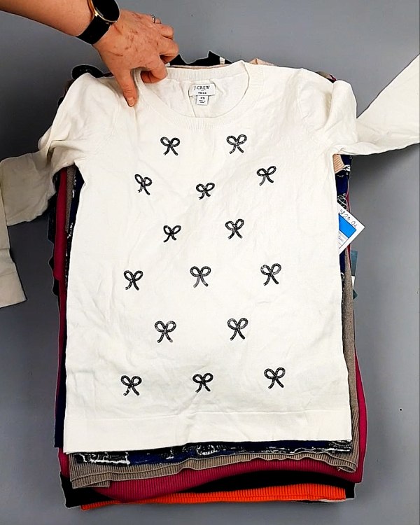 Фотография  461 - Джемпера легкие СТОК CAN 084#7 кг, ЛОТ №7633 оптом в Анадыри и Чукотском АО