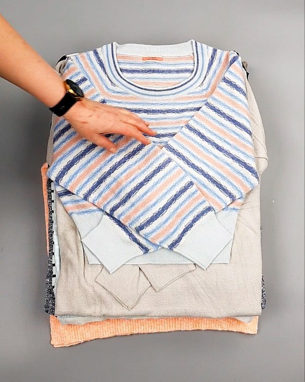 Фотография  807 - Джемпера легкие СТОК CAN 084#7 кг, ЛОТ №7635 оптом в Анадыри и Чукотском АО