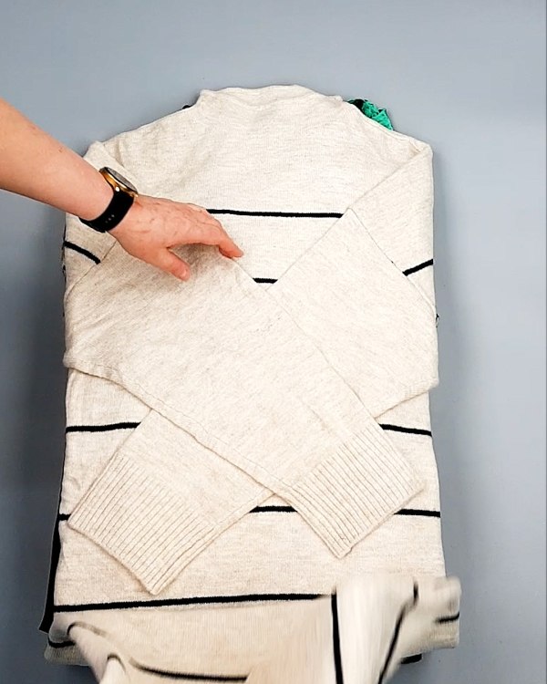 Фотография  951 - Платья СТОК CAN зима 084#7 кг, ЛОТ №7826 оптом в Анадыри и Чукотском АО