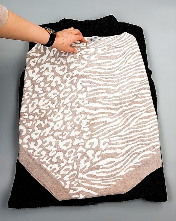 Фотография  333 - Джемпера СТОК CAN 084#7 кг, ЛОТ №7648 оптом в Анадыри и Чукотском АО