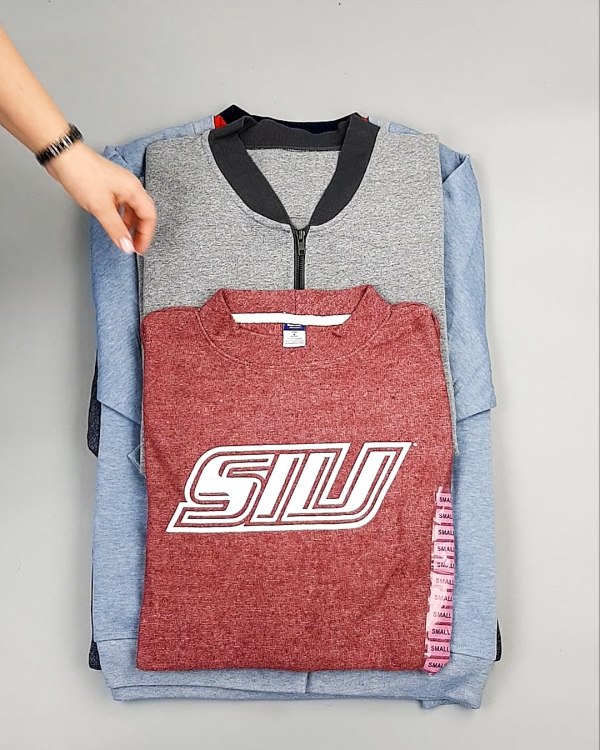 Фотография  266 - SWEATSHIRT CAN 084#10 кг, ЛОТ №7620 оптом в Анадыри и Чукотском АО