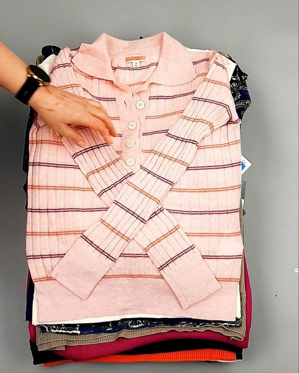 Фотография  516 - Джемпера легкие СТОК CAN 084#7 кг оптом в Анадыри и Чукотском АО