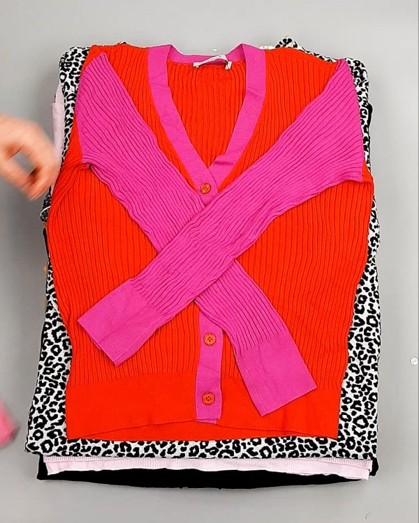 Фотография  336 - Джемпера легкие СТОК CAN 084#7 кг, ЛОТ №7632 оптом в Анадыри и Чукотском АО