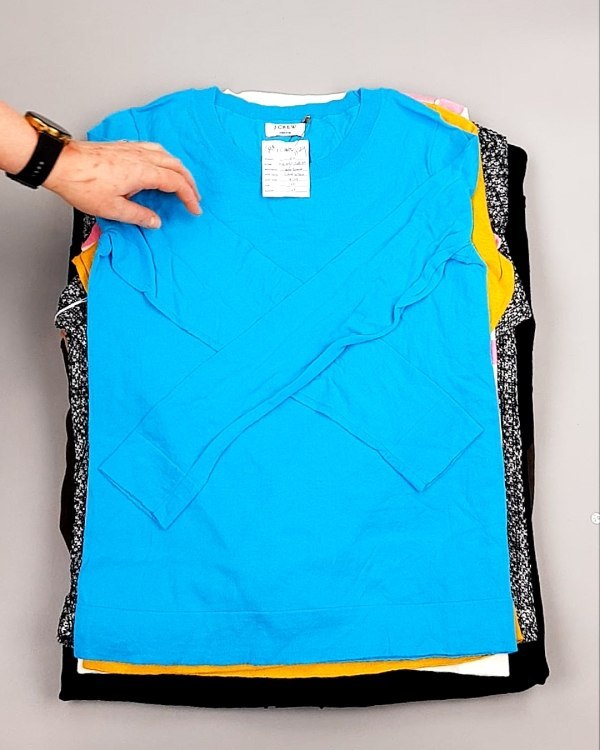 Фотография  643 - Джемпера легкие СТОК CAN 084#7 кг, ЛОТ №7632 оптом в Анадыри и Чукотском АО