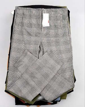 Купить Брюки женские лето C&A 025#10 кг, ЛОТ №7893 оптом в Анадыри и Чукотском АО