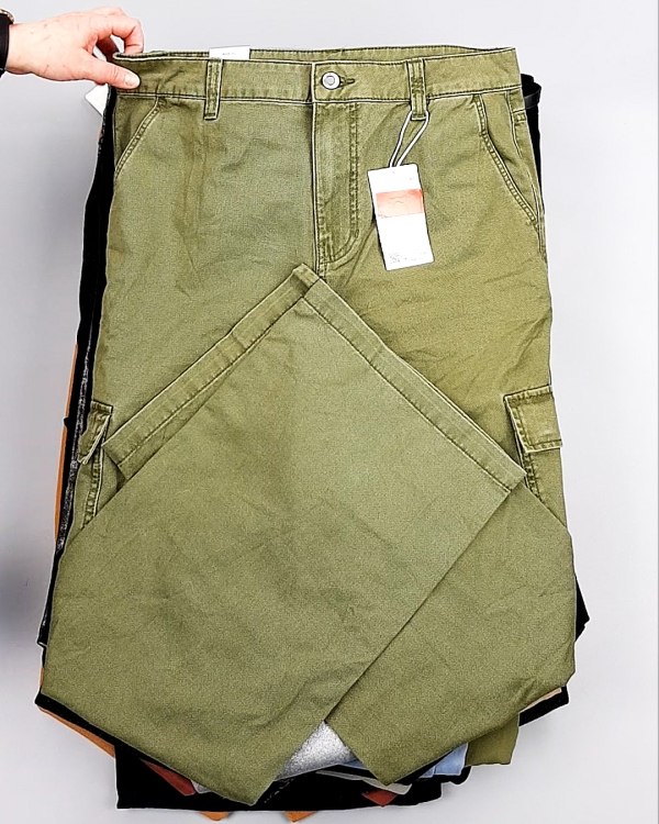 Фотография  770 - Брюки женские лето C&A 025#10 кг, ЛОТ №7893 оптом в Анадыри и Чукотском АО