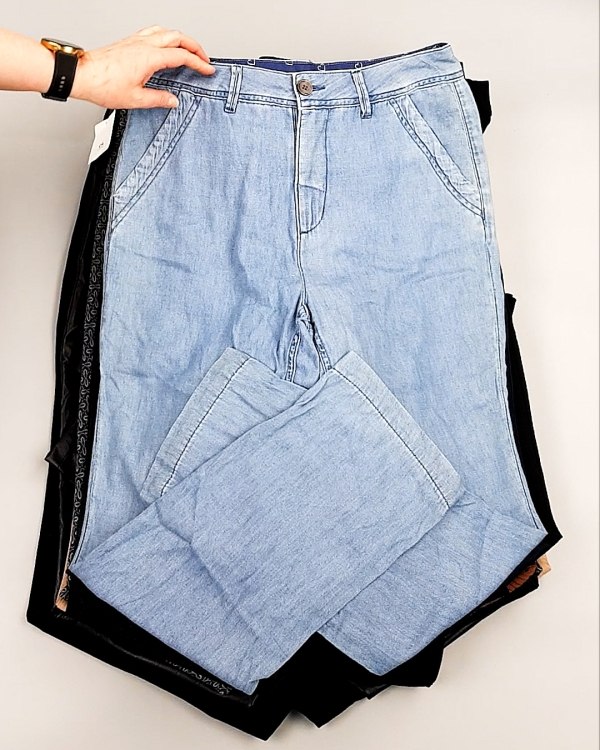 Фотография  304 - Брюки женские лето C&A 025#10 кг, ЛОТ №7894 оптом в Анадыри и Чукотском АО