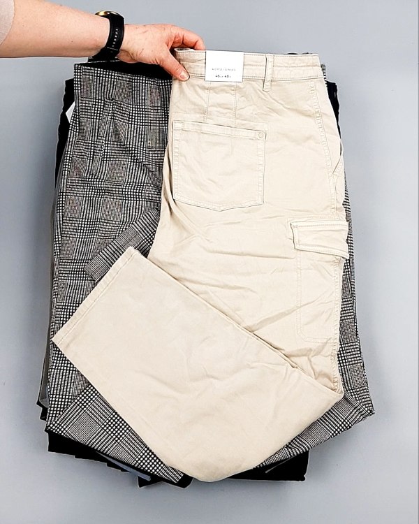 Фотография  359 - Брюки женские лето C&A 025#10 кг, ЛОТ №7895 оптом в Анадыри и Чукотском АО