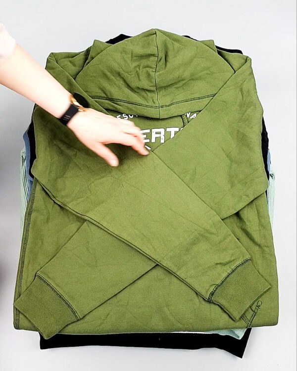 Фотография  979 - Толстовки муж BLUE CAN 084#10 кг, ЛОТ №8104 оптом в Анадыри и Чукотском АО