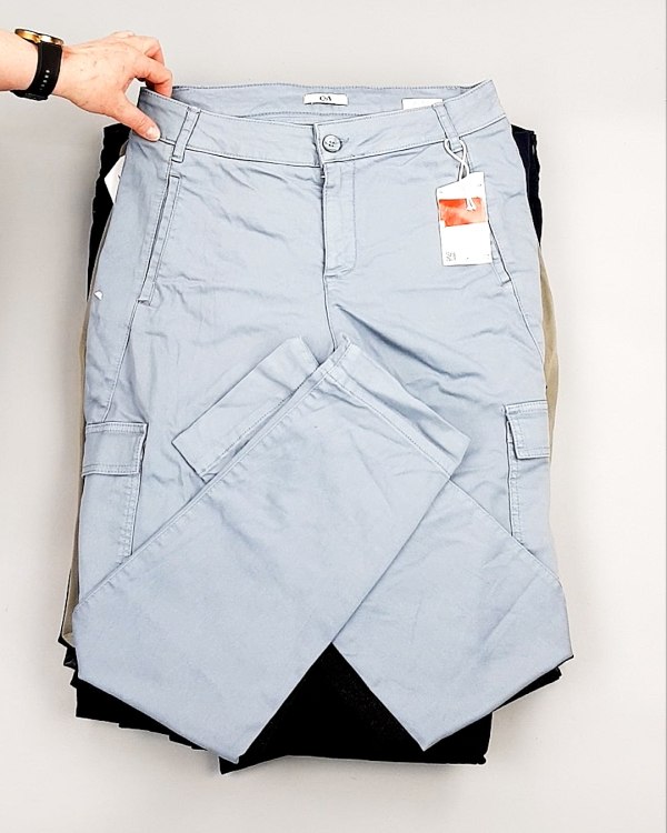 Фотография  810 - Брюки женские лето C&A 025#10 кг, ЛОТ №7895 оптом в Анадыри и Чукотском АО