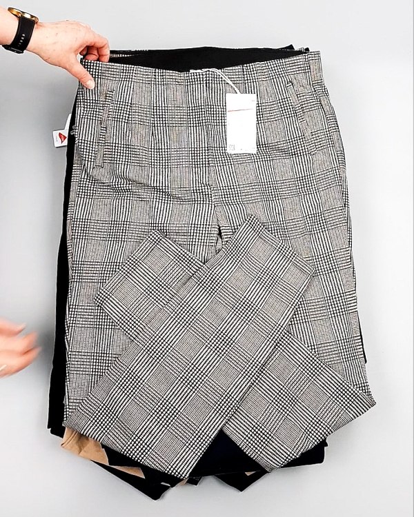 Фотография  881 - Брюки женские лето C&A 025#10 кг оптом в Анадыри и Чукотском АО