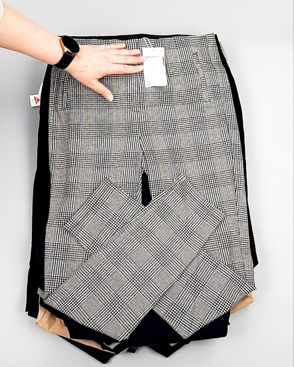 Фотография  815 - Брюки женские лето C&A 025#10 кг, ЛОТ №7892 оптом в Анадыри и Чукотском АО